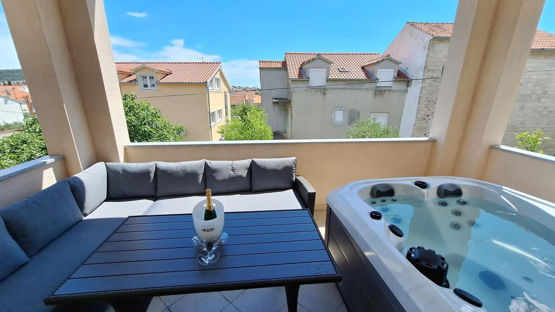 Apartments Kapelica Trogir Croatia