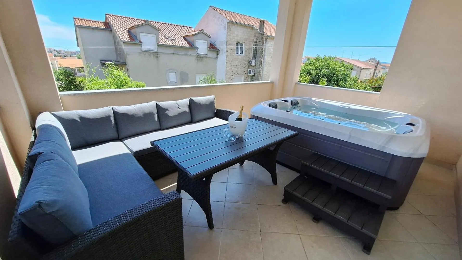 Apartments Kapelica Trogir Croatia