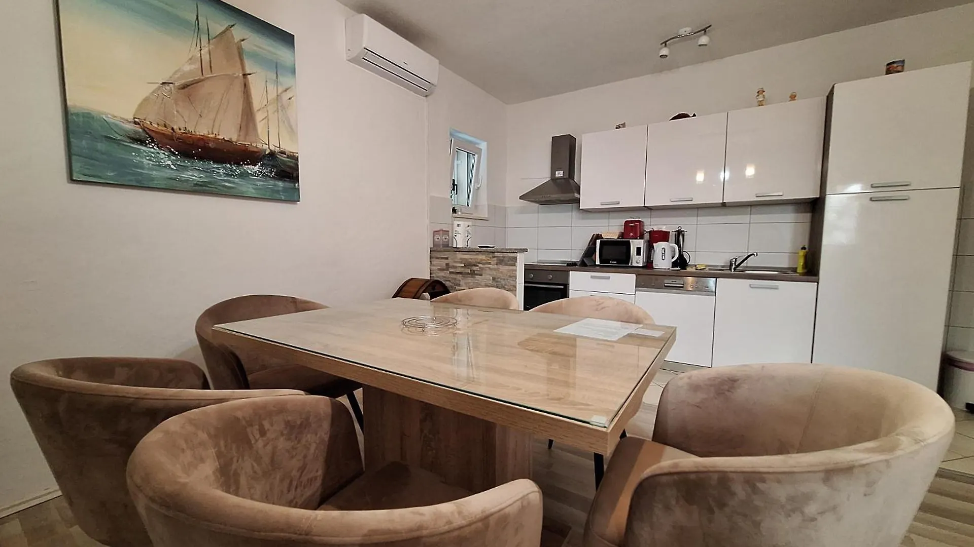 Apartments Kapelica Trogir 0*,