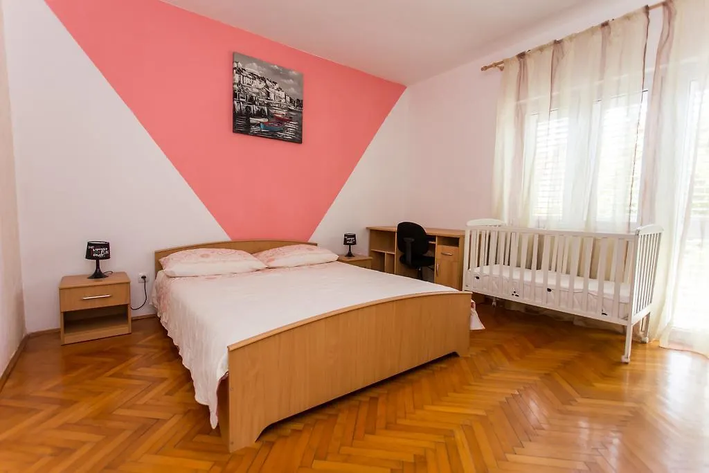 Apartments Kapelica Trogir Croatia